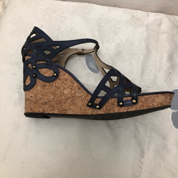 Adrienne Vittadini W Size 10 Gray Fine Leather Cork Wedges with Geometric Design - Picture 5 of 16
